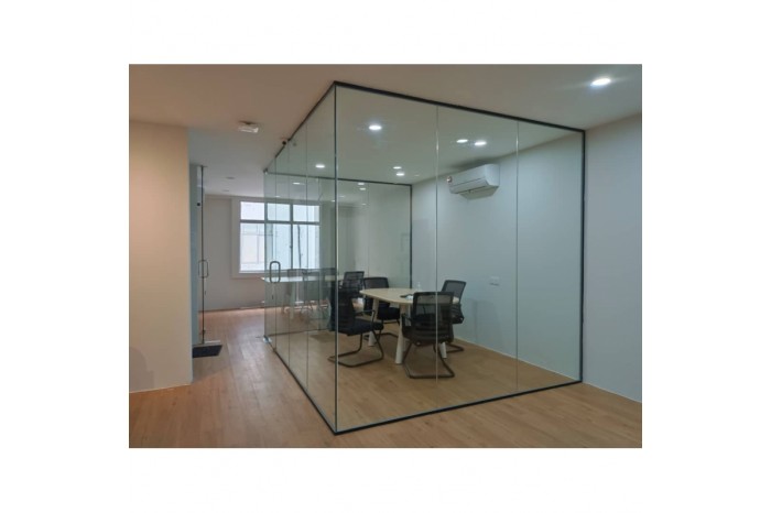 Frameless Tempered Glass Partition